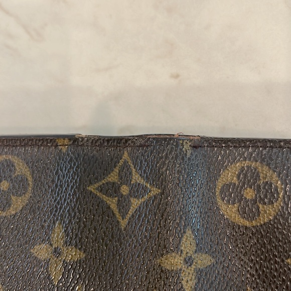 Louis Vuitton Monogram Wallet - Picture 8 of 16